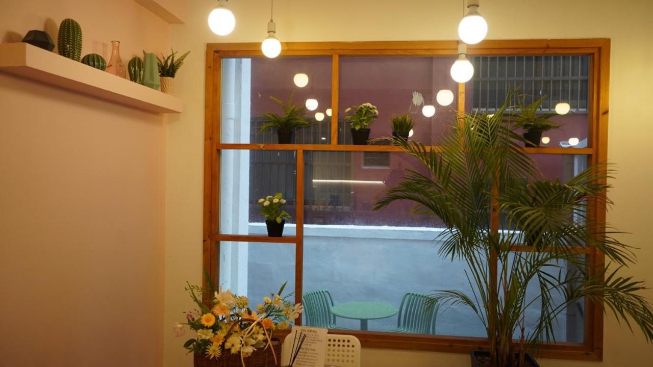 Hannahstay Women Only Guesthouse Чеджу Екстериор снимка