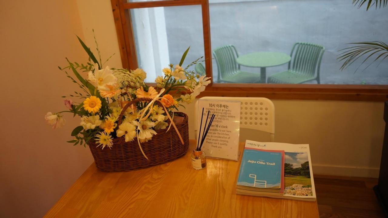 Hannahstay Women Only Guesthouse Чеджу Екстериор снимка
